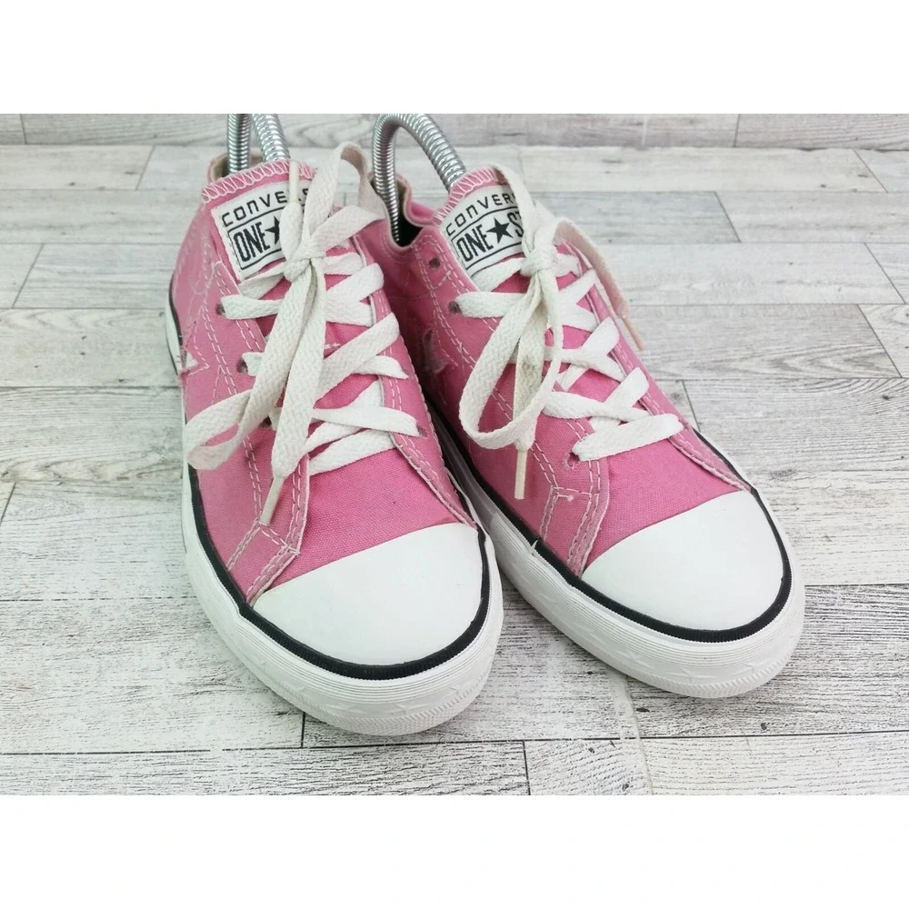 Vintage‎ Juniors Converse Shoes One Star Low Top Sneakers Pink Canvas Size 4